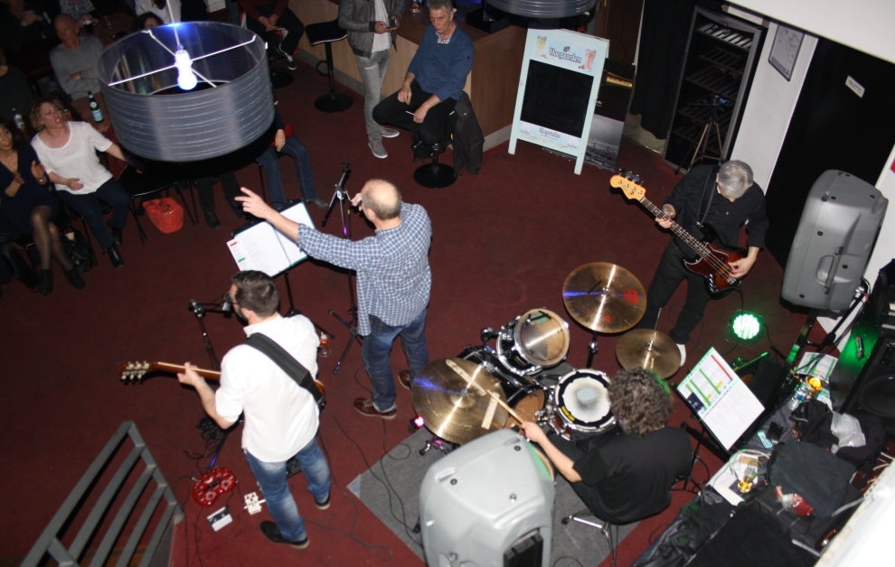 B. Team au Black Out